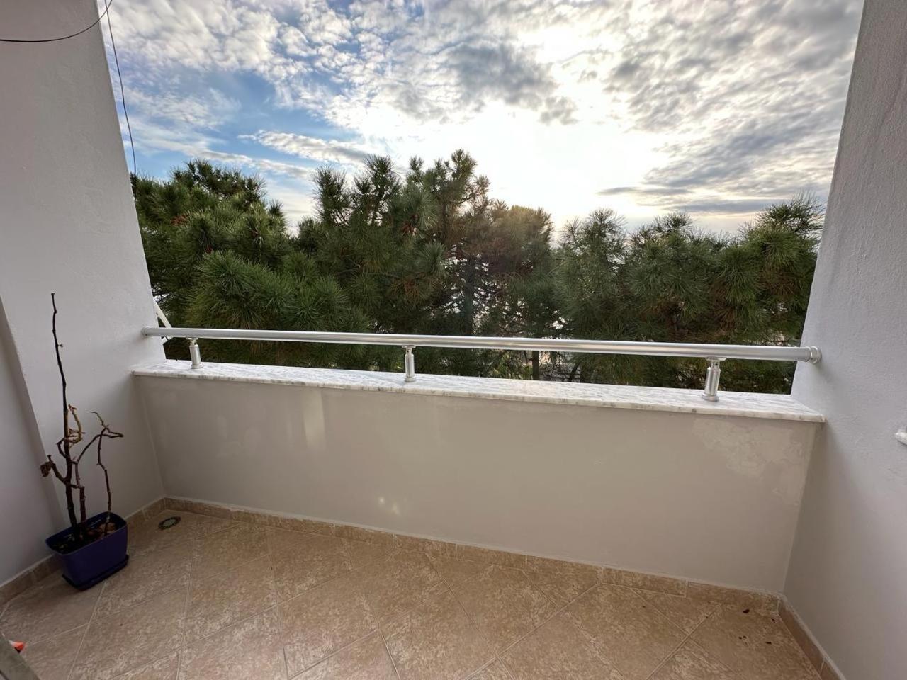 Sunset Sea View - Beachfront Balcony - Ac - Wifi Durrës Eksteriør bilde